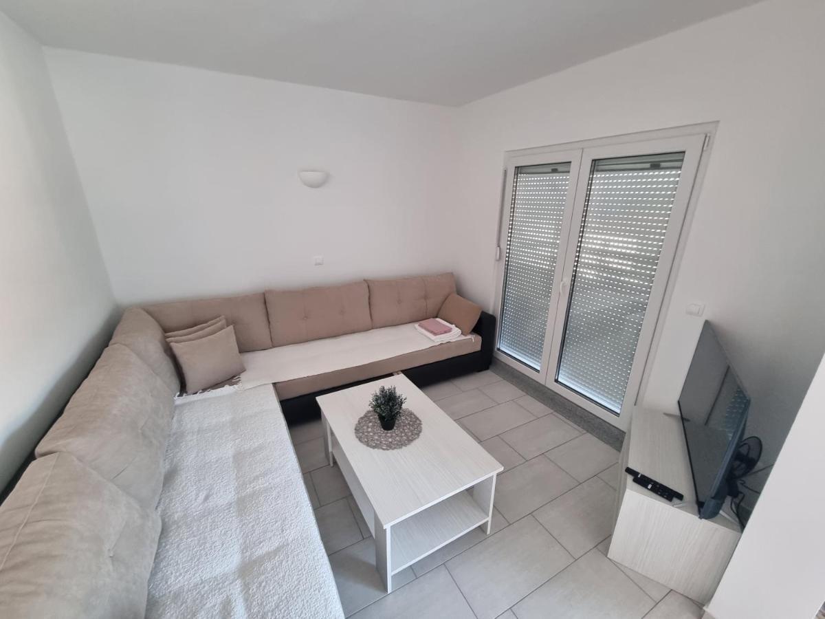 Apartman Telalovic Nečujam エクステリア 写真